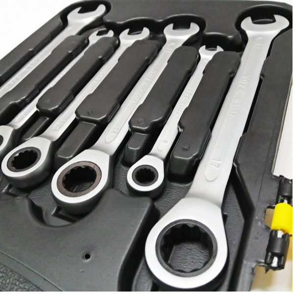 Set 7 chei cu clichet combinate crom-vanadiu