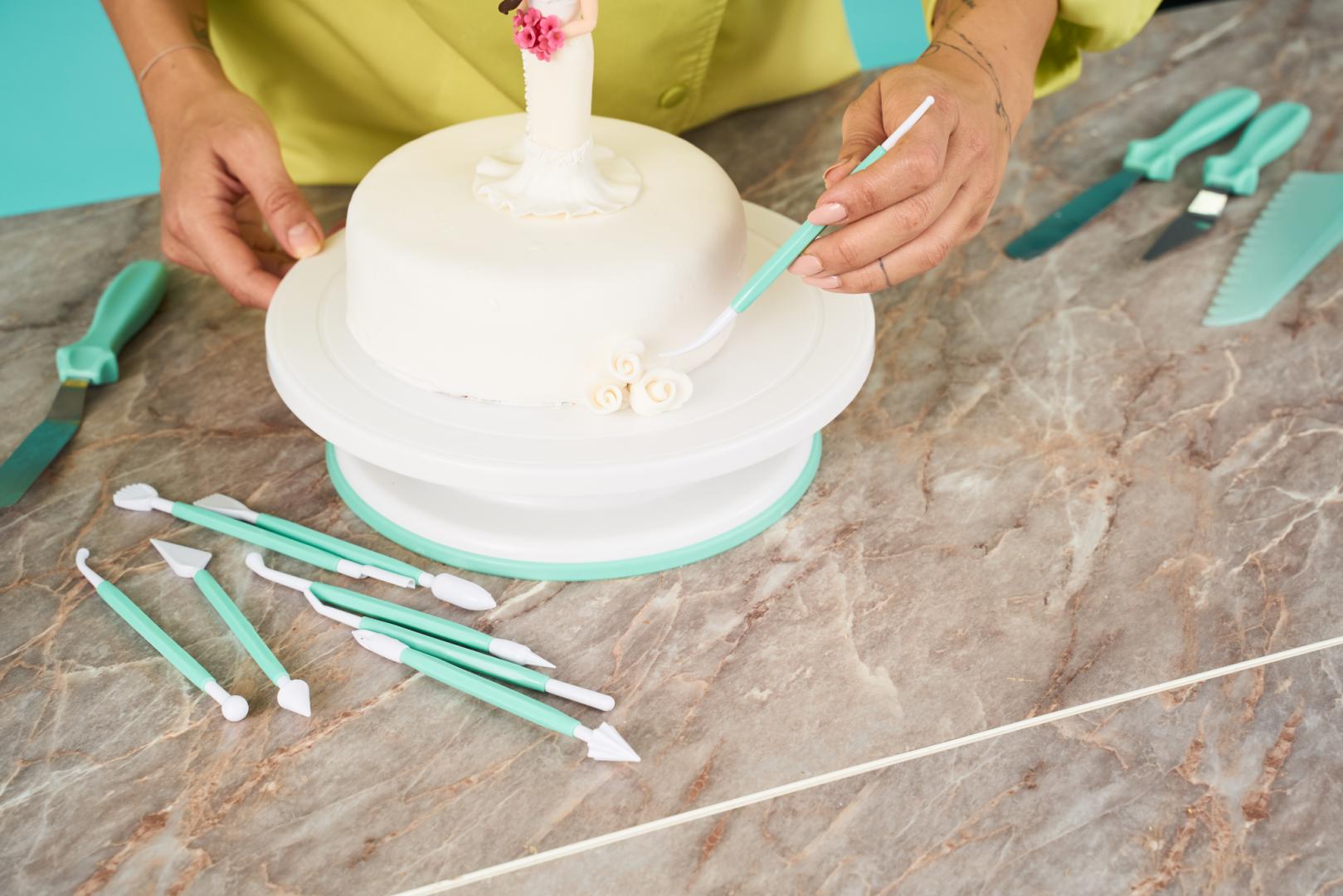 Set 8 ustensile pentru decorare prajituri